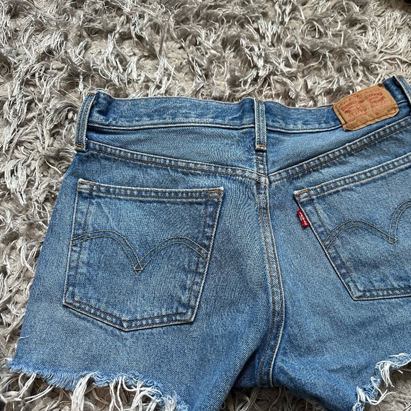 Levis high waisted shorts! - Picture 3 of 3